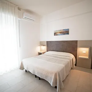 Mara 2*, Rimini Italia